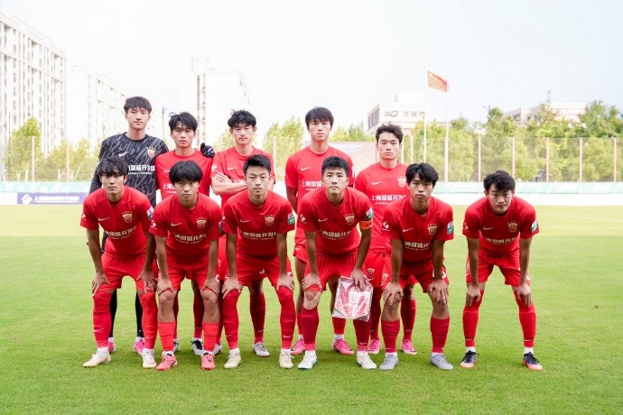 中乙第二十六轮，上海海港富盛经开队主场2-1深圳二零二八队