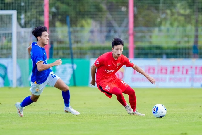 中乙第二十六轮，上海海港富盛经开队主场2-1深圳二零二八队