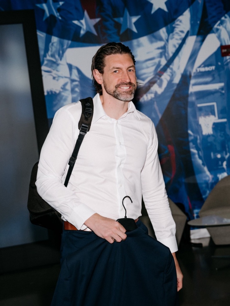 甘西离任仍出席米切尔训练营 NBA经纪人：大家都很喜欢甘西