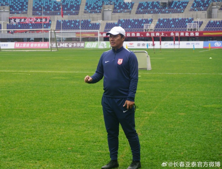 主帅阎峰:谭龙10个赛季进99个球,希望他多进球,不要停